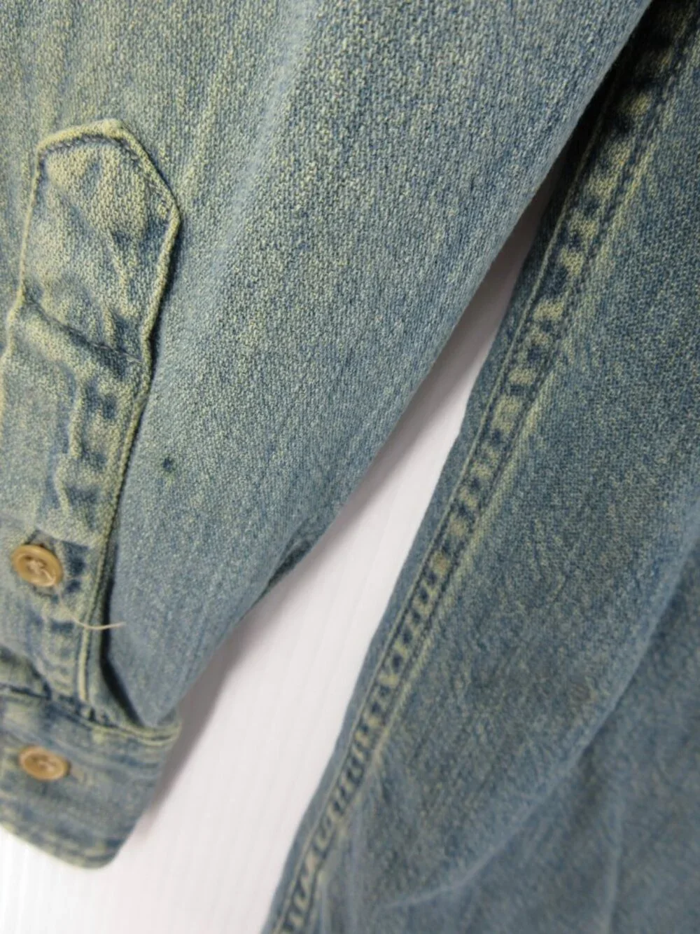 VGT Banana Republic Shirt Medium Denim Button Up Y2K Heritage Travel *